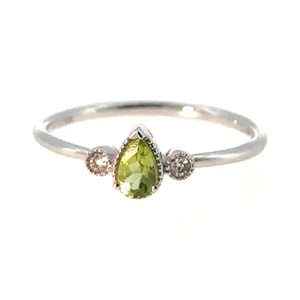 10K White Gold Peridot Teardrop with Bilateral Diamond Accented Ring Size 7