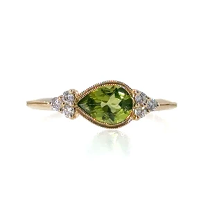 10k Yellow Gold Pear Cut Peridot & Diamond Accent Ring Size 6.5