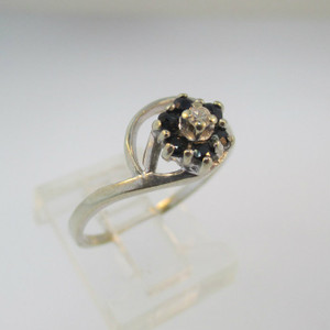 14k White Gold Diamond and Sapphire Halo RIng Size 7