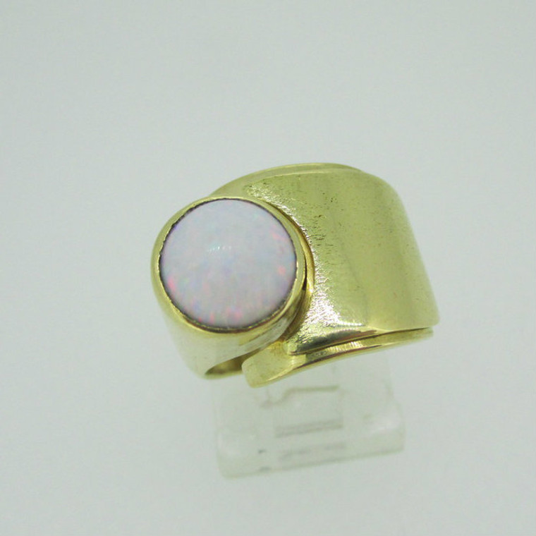 18k Yellow Gold Natural Opal Ring Size 5 1/2