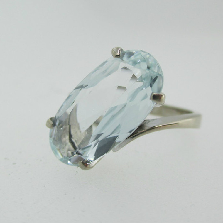 14k White Gold Aquamarine Fashion Ring Size 8