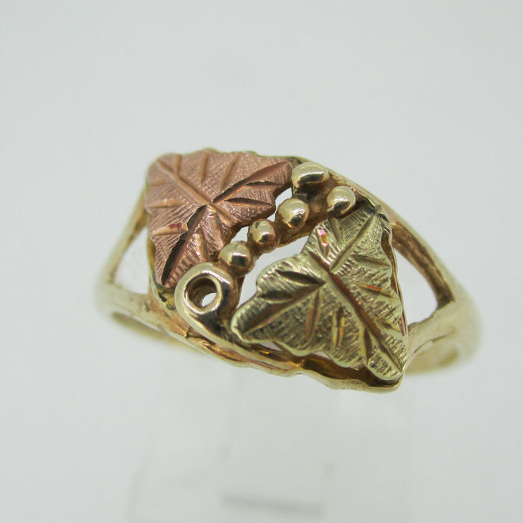 10k 12k Black Hills Gold 2 Leaf Design Ring Size 7 1/2