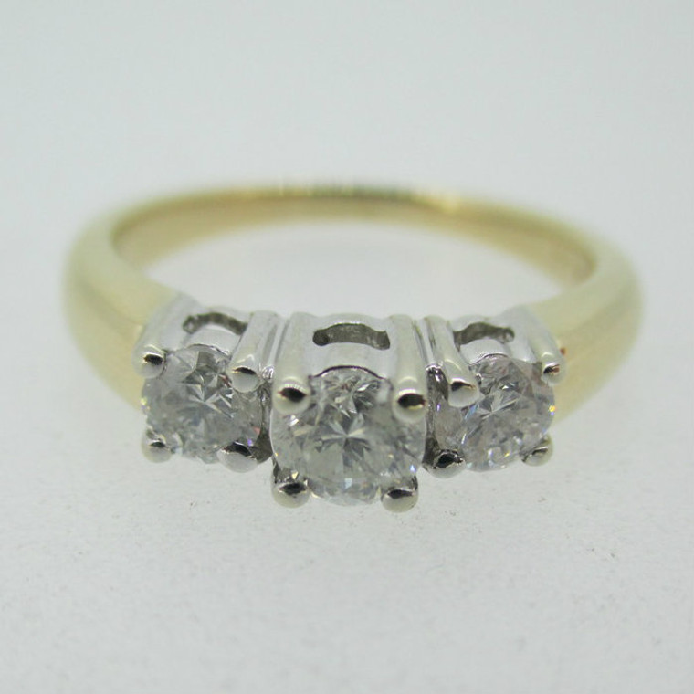14k Yellow Gold Approx .75ct TW Round Brilliant Cut Diamond Ring Size 7 1/4 