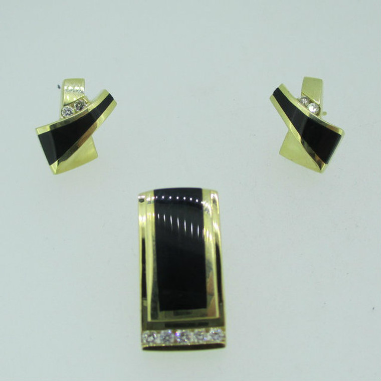 14k Yellow Gold Black Onyx Diamond Pendant Earring Set