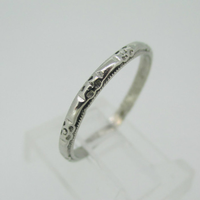 Vintage Platinum Detailed Band Ring Size 6