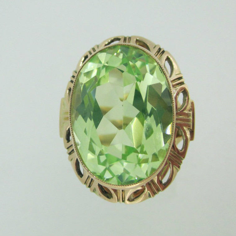 14k Yellow Gold Green Quartz Fashion Ring Size 6 1/2