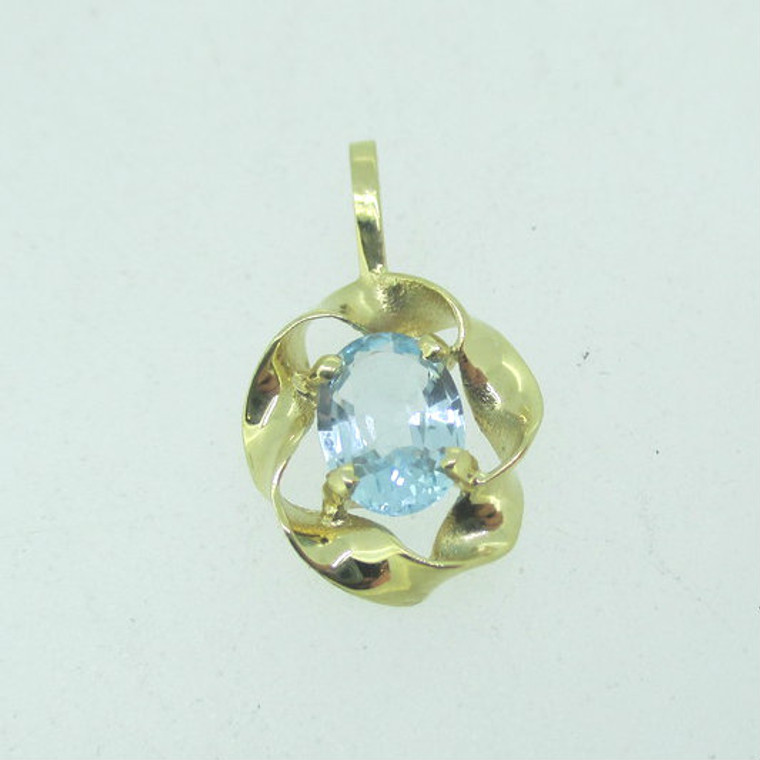 14k Yellow Gold Aquamarine Elegant Pendant 