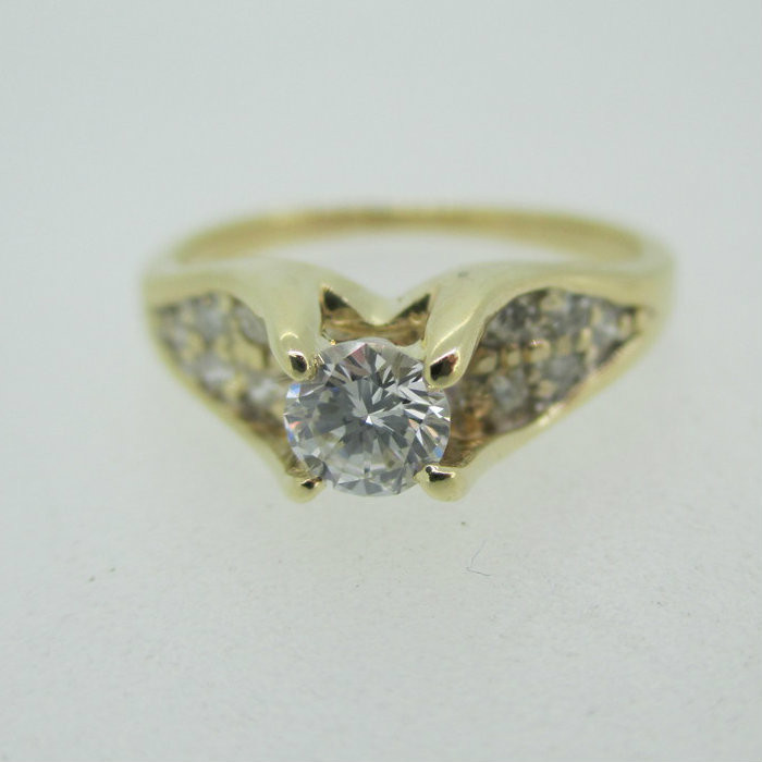 14k Yellow Gold Approx .25ct Round Brilliant Cut Diamond Ring with Diamond Accents Size 5 3/4