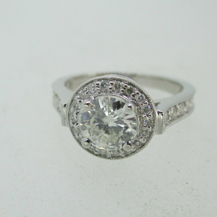 14k White Gold .84ct Round Brilliant Cut Diamond Ring with Halo Size 6 3/4
