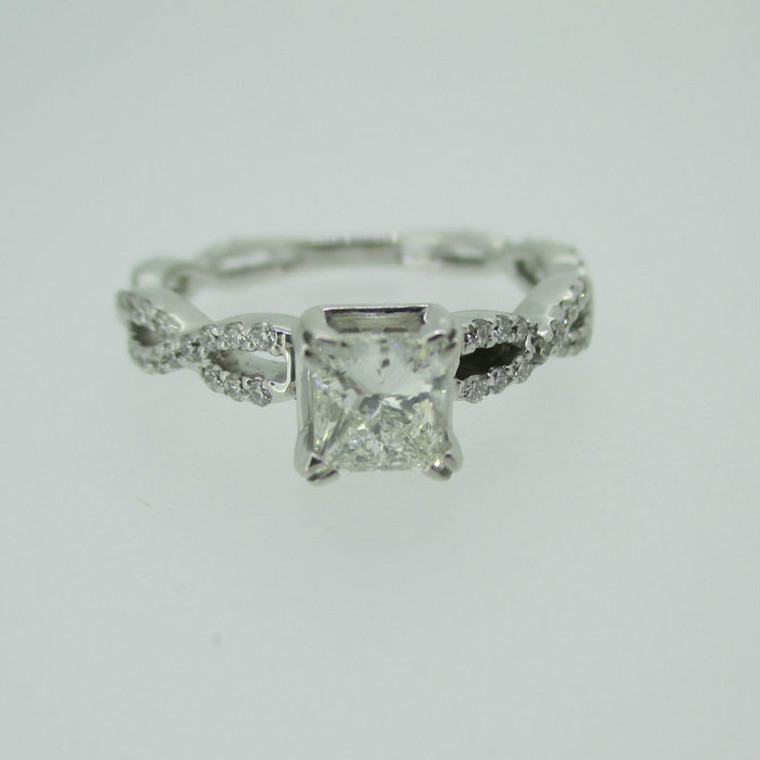 14k White Gold .60ct Princess Cut Diamond Ring with Twist Band Size 6 3/4