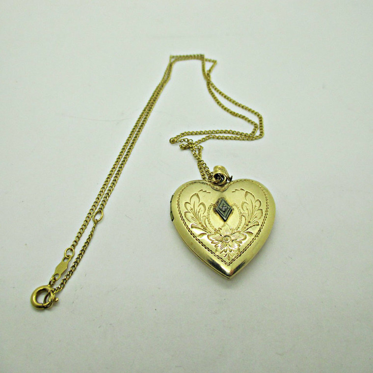 Vintage Gold Filled Gold Toned Heart Photo Locket Etched Flower Center Stone Surrounded by Diamond Shaped Design with 17.5" Chain