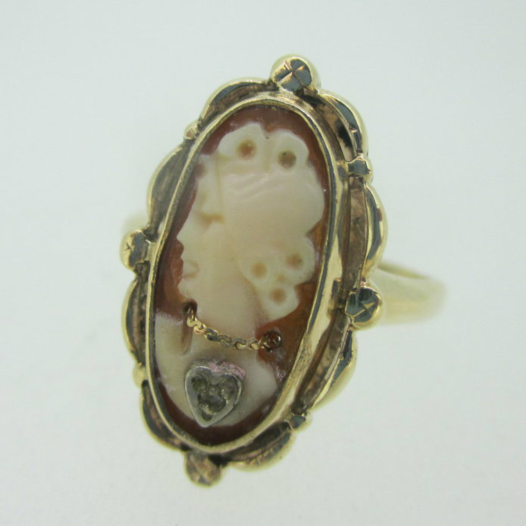 Vintage 10K Yellow Gold Cameo Ring Size 6.5