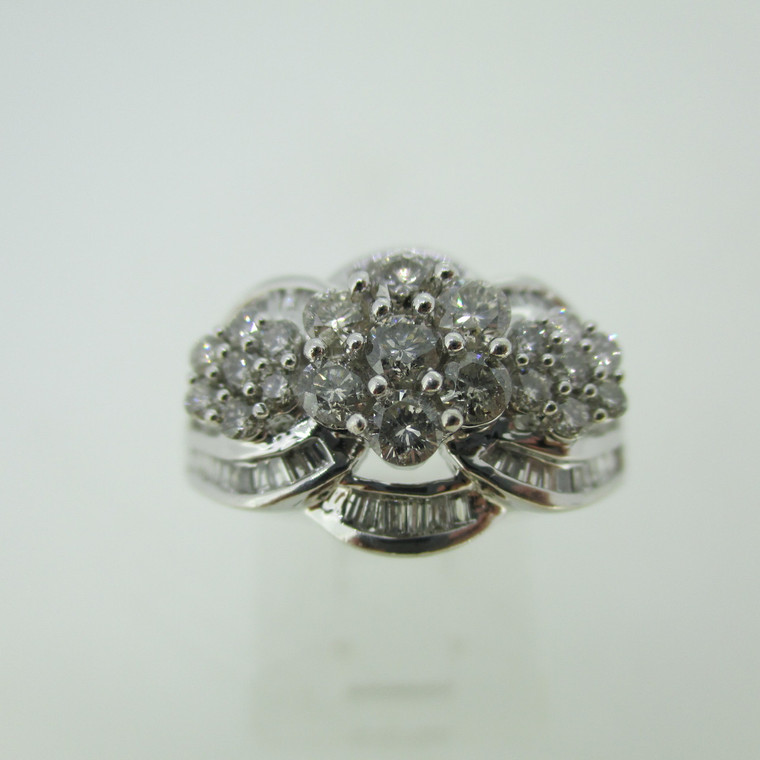 10k White Gold Approx 1.0ct TW Illusion Cut Diamond Ring Size 6 3/4