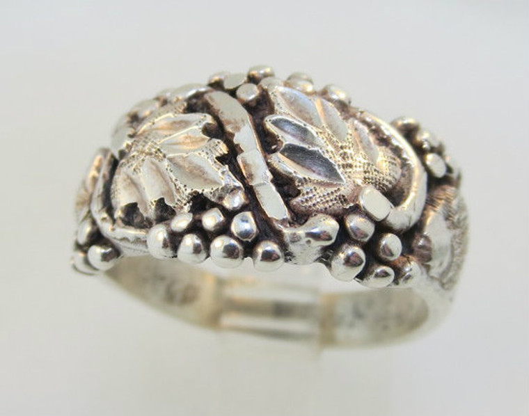 Sterling Silver Ring with a Leaf and Berry Design. Size 7*