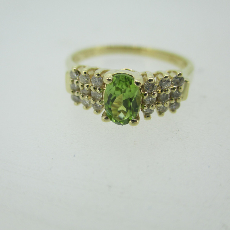 14k Yellow Gold Peridot Ring with Diamond Accents Ring Size 6 1/2