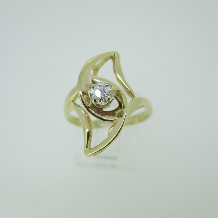 14k Yellow Gold Approx .20ct Round Brilliant Cut Diamond Ring with Swirl Design Size 8 1/2