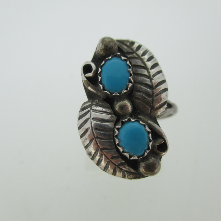 Sterling Silver Ring Turquoise Stones Bezeled with Leafs on Each Side Size 6 1/2 