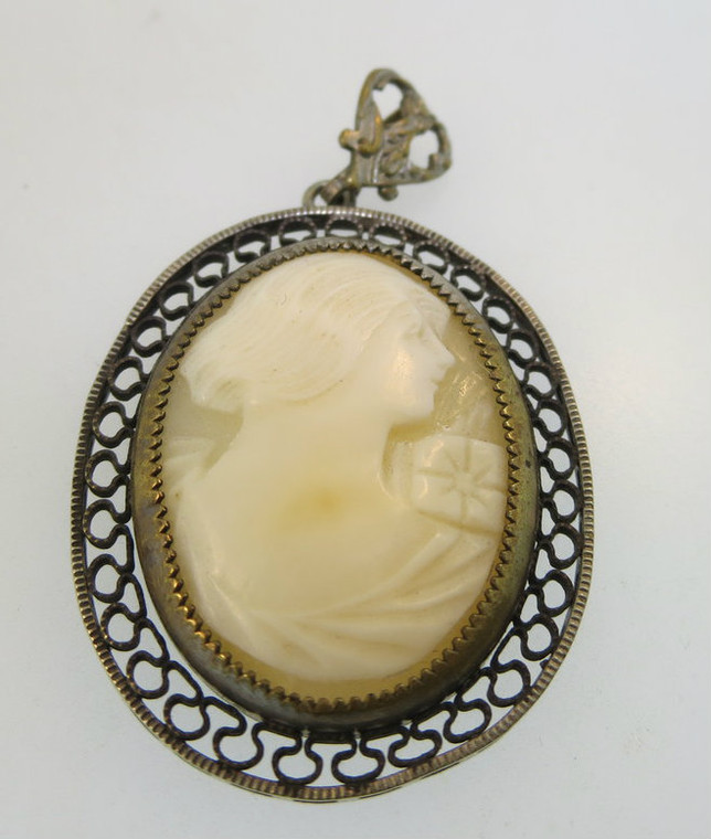  Vintage Gold Filled Conch Shell Cameo Pendant