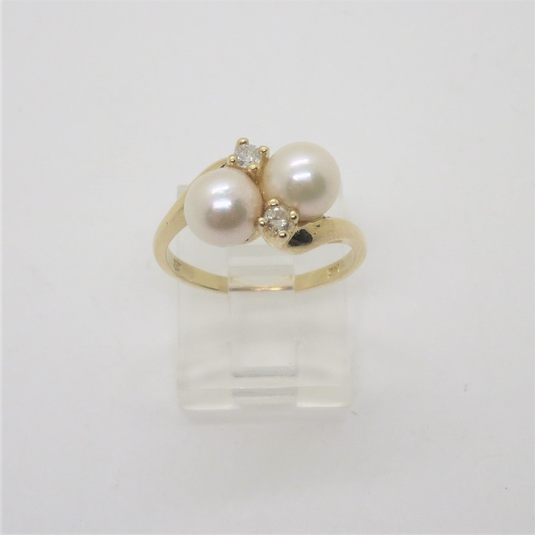 14k Yellow Gold 2 Pearls with Diamond Accents Fashion Ring Size 6 1/4