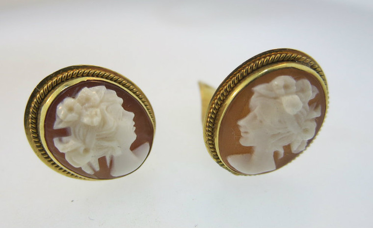Vintage 18k Yellow Gold Conch Shell Cameo Clip On Earrings*