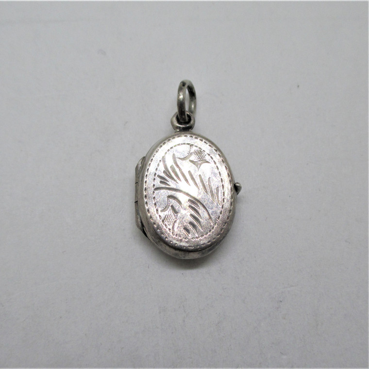 Sterling Silver Etched Oval Locket Pendant