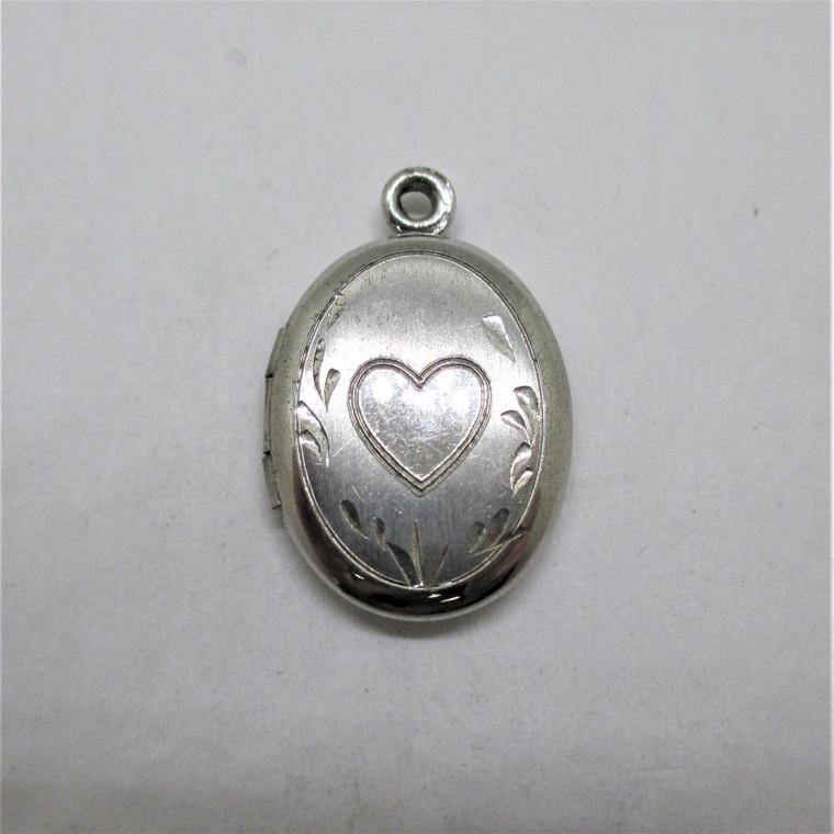 Sterling Silver Etched Heart Design Oval Shaped Locket Pendant