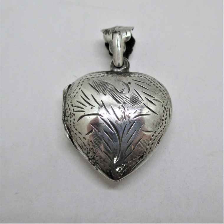 Sterling Silver Etched Heart Locket Pendant With Pictures