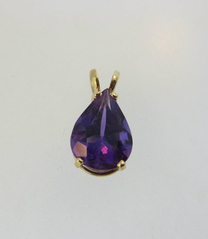 14k Yellow Gold Pear Shape Amethyst Pendant