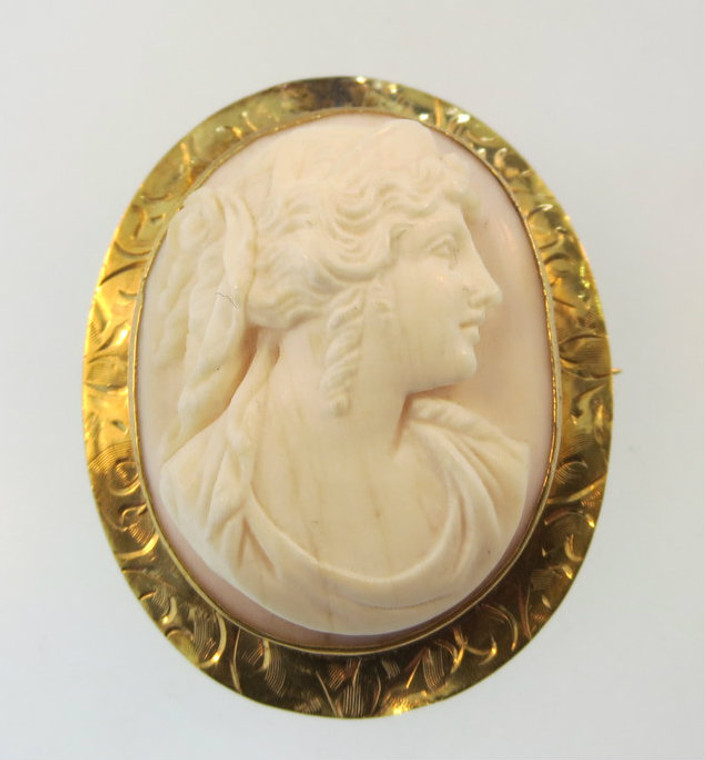  10k Yellow Gold Cameo Brooch