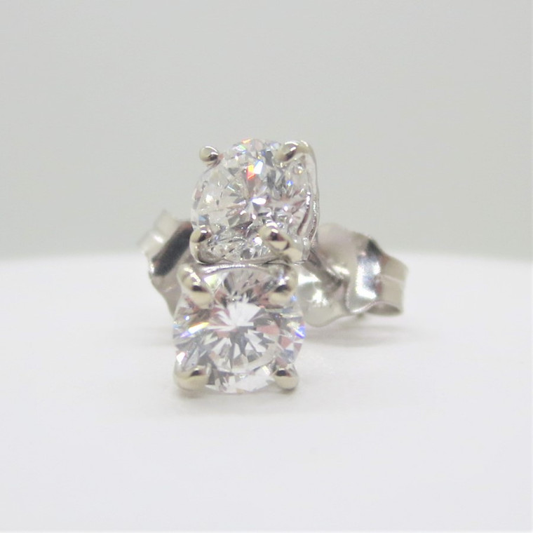14k White Gold Approx 0.69ct TW Round Brilliant Cut Diamond Stud Earrings