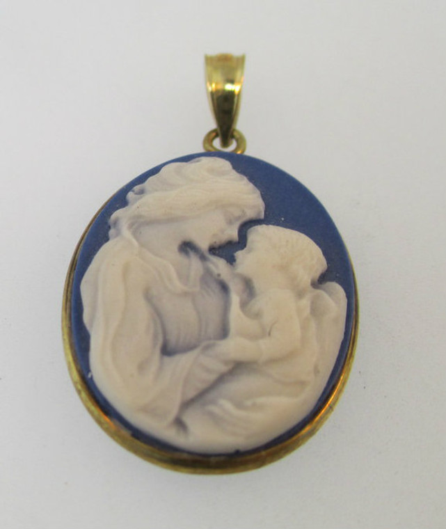 10k Yellow Gold Created Porcelain Mother and Child Cameo Pendant