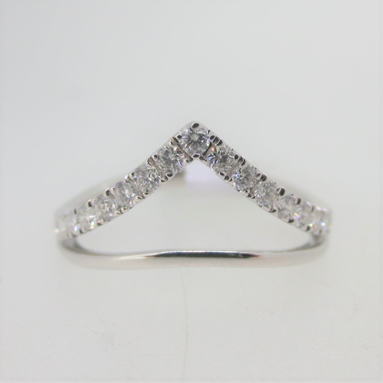 14k White Gold .30ct TW Diamond Chevron Stackable Ring w Original Tag Size 6 1/2