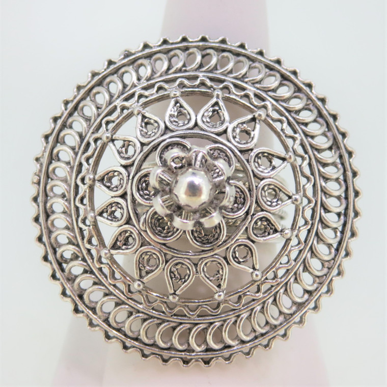 Large Sterling Silver Ring with Filigree Designs Size 8