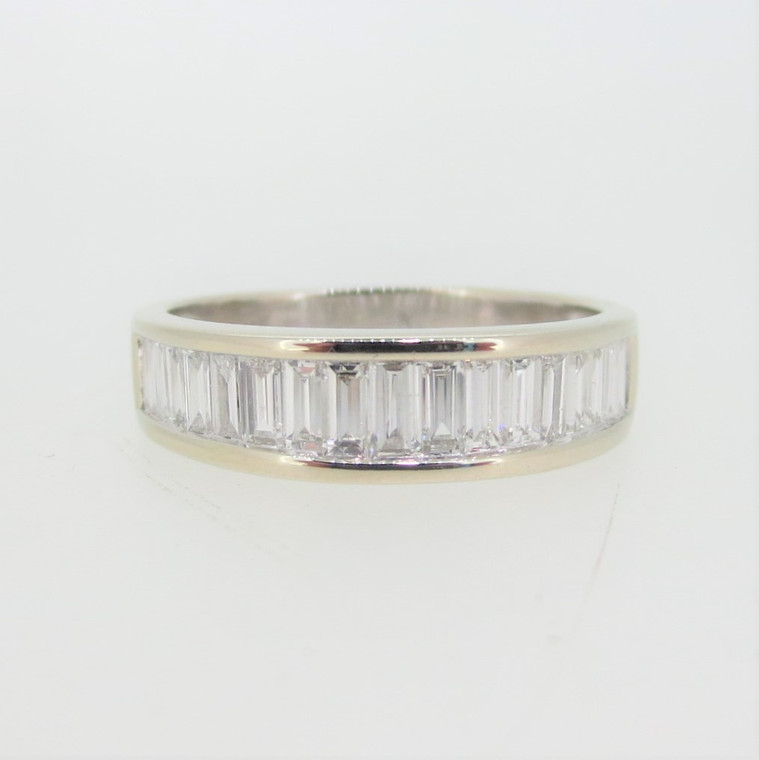 14k White Gold Approx 1.0ct Baguette Diamond Tapered Band Ring Size 8 1/2