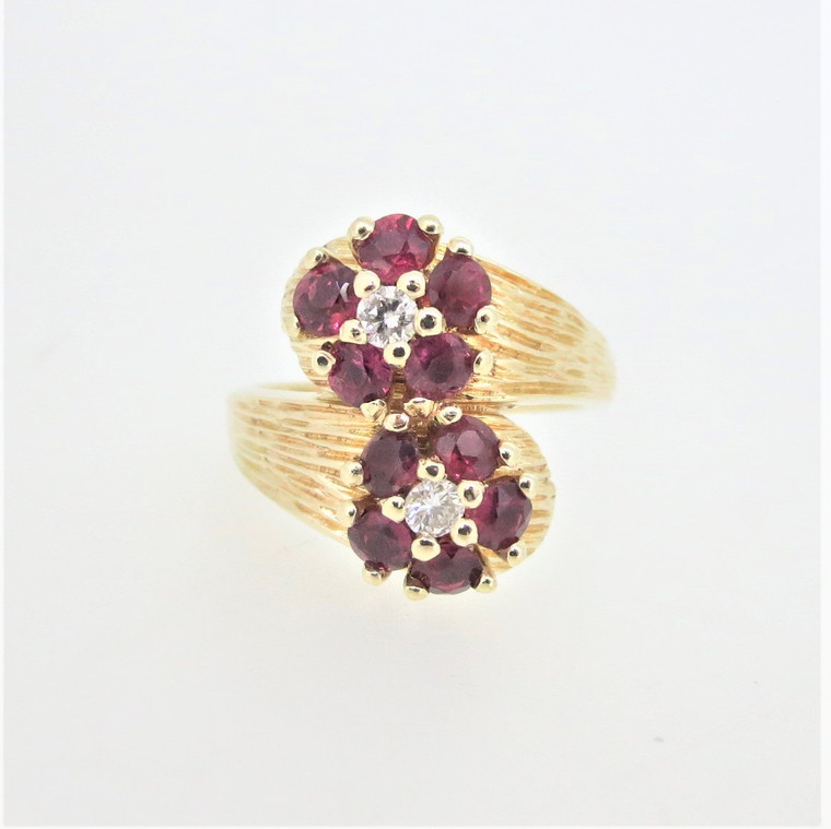 14K Yellow Gold Brushed Detailing Ruby Diamond Flowers Fashion Ring Size 6