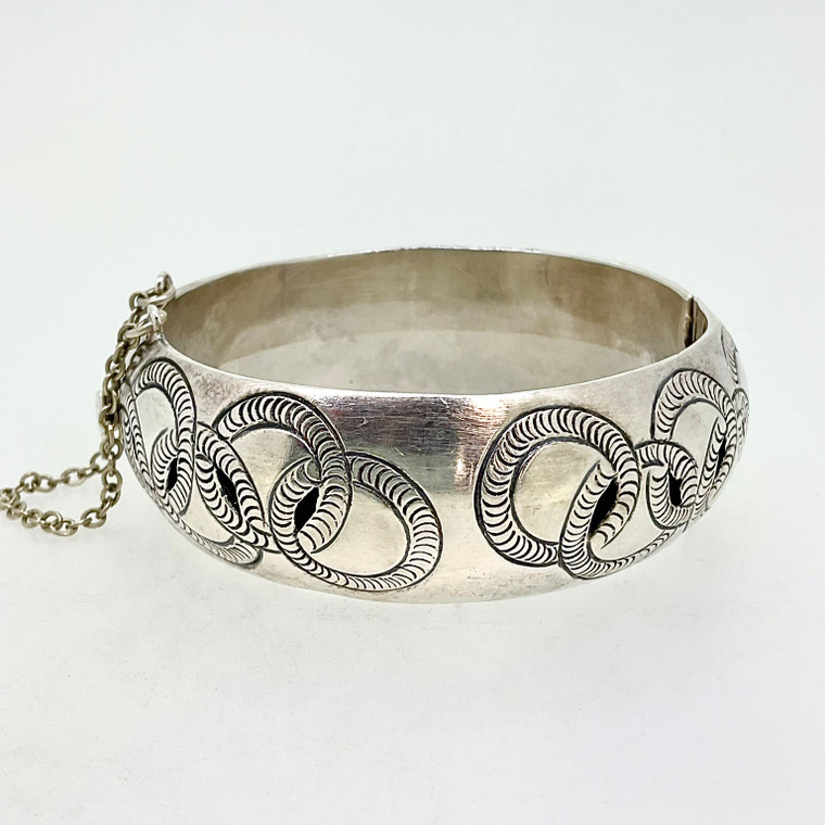 Sterling Silver Heavy Circles Stamped Hinged Bangle