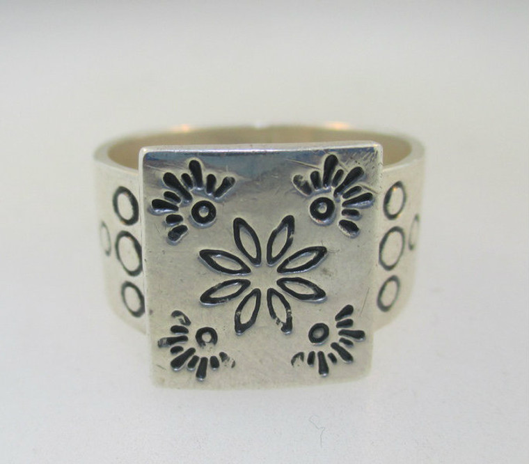 Sterling Silver Flower Square Top Ring Size 7.75*