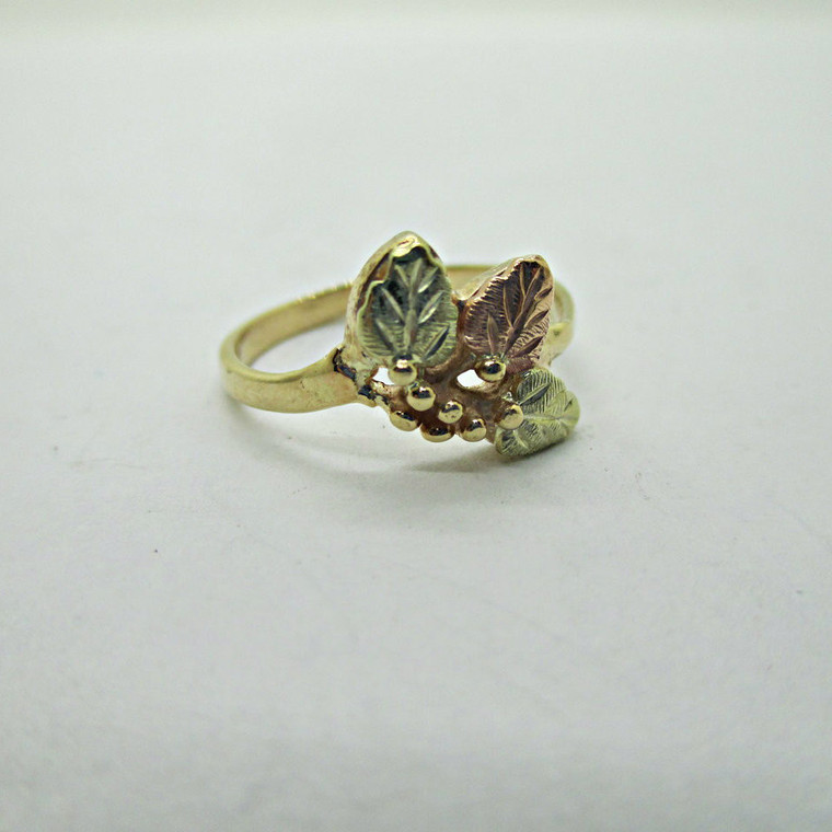 10K Yellow Gold Leaves Ring Size 7.5