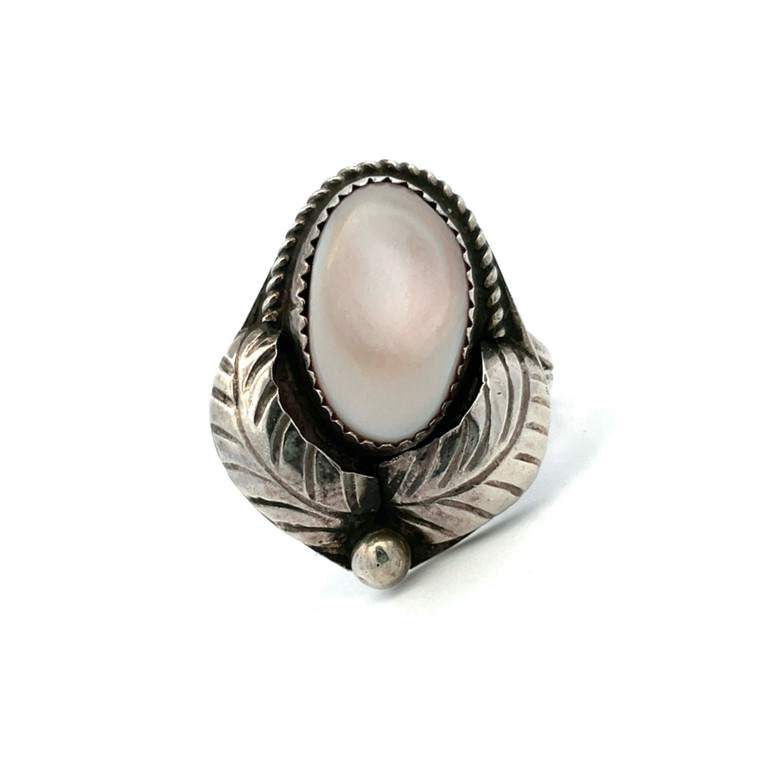 Sterling Silver Mother of Pearl with Leaves and Rope Setting Ring Size 6.5