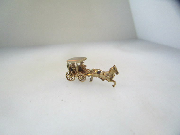 9k Yellow Gold Movable 3D Horse Drawn Carriage Charm Marked Nassau