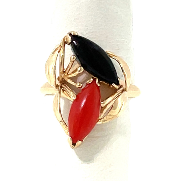14K Gold Coral and Black Onyx Marquise in Vintage Leaf Setting Ring Size 7