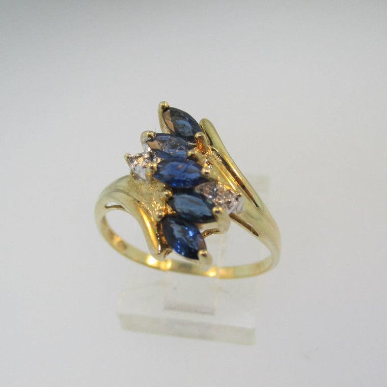 10k Yellow Gold Sapphire and Diamond Ring Size 8 1/2 