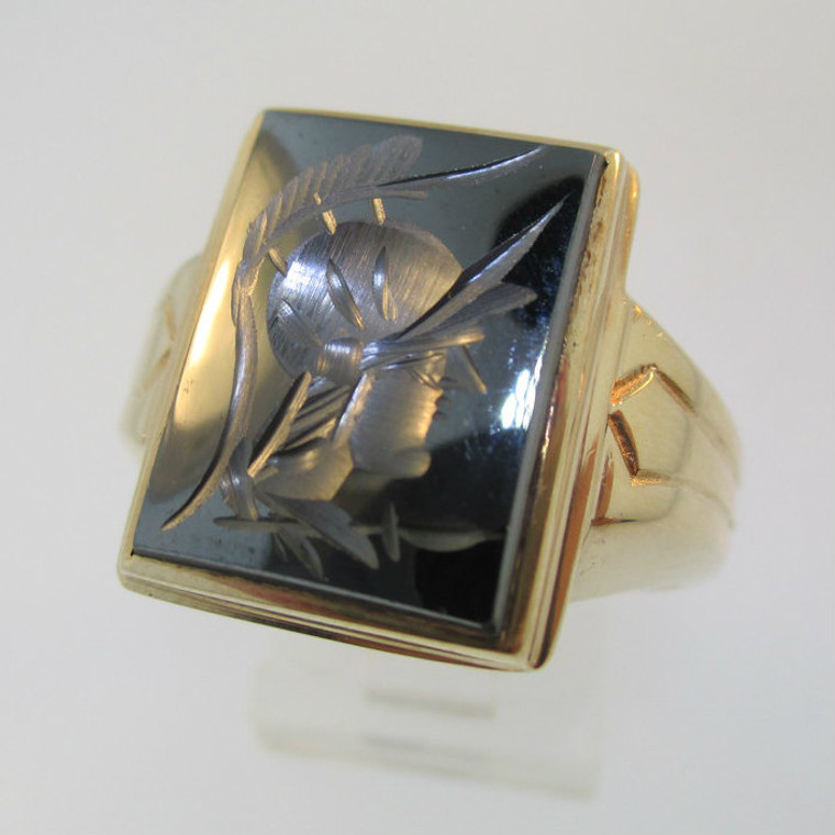 10k Yellow Gold Hematite Intaglio Soldier Ring Size 10 1/2 