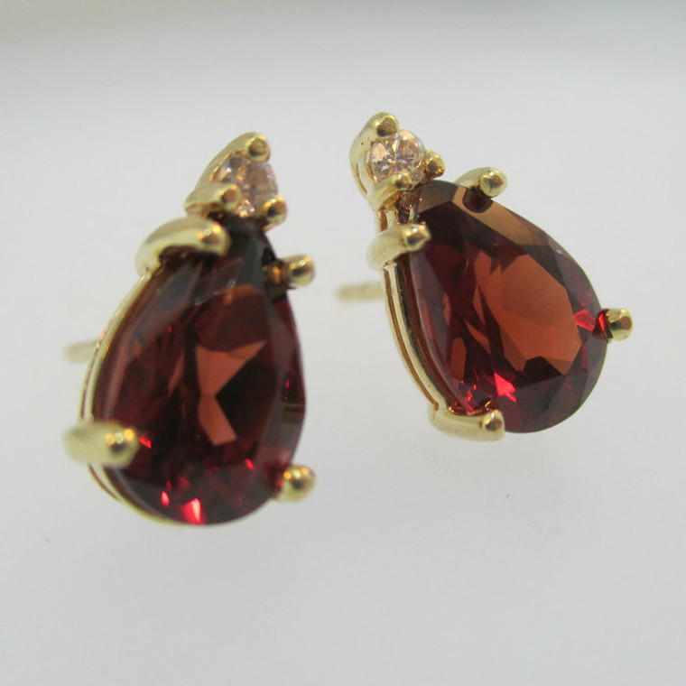 14k Yellow Gold Pear Shape Garnet and Diamond Stud Earrings 