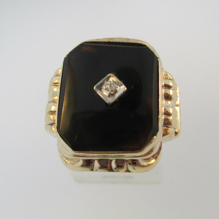  10k Yellow Gold Black Onyx and Diamond Accent Ring Size 9 1/4 