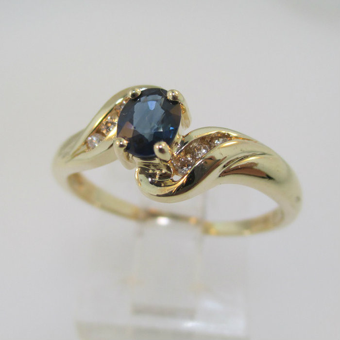14k Yellow Gold Sapphire Ring with Diamond Accents Size 8