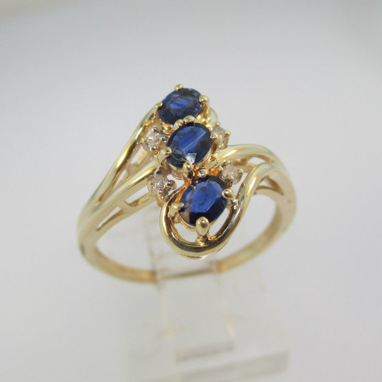 10k Yellow Gold Oval Cut Three Blue Sapphire Ring Size 7 1/2