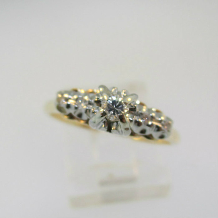 Vintage 14k Yellow Gold  Approx .07ct Round Brilliant Cut Diamond Ring Size 7 1/2