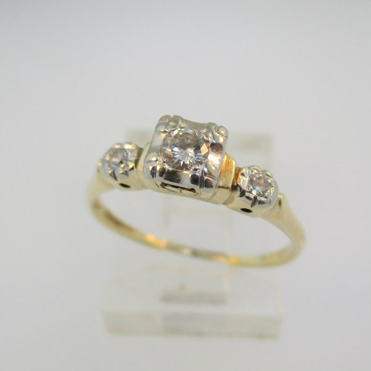 Vintage 14k Yellow Gold Keepsake Apporx .15ct Round Brilliant Cut Diamond Ring Size 5 3/4 