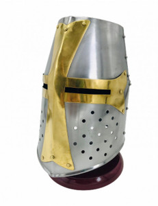 Tempeliershelm met Kruis in Messing